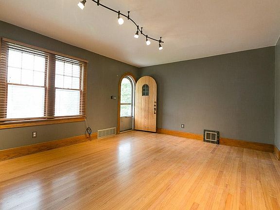 4th image of 4511 Mason St