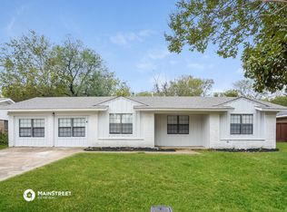 541 Pine St, Lewisville, TX 75057