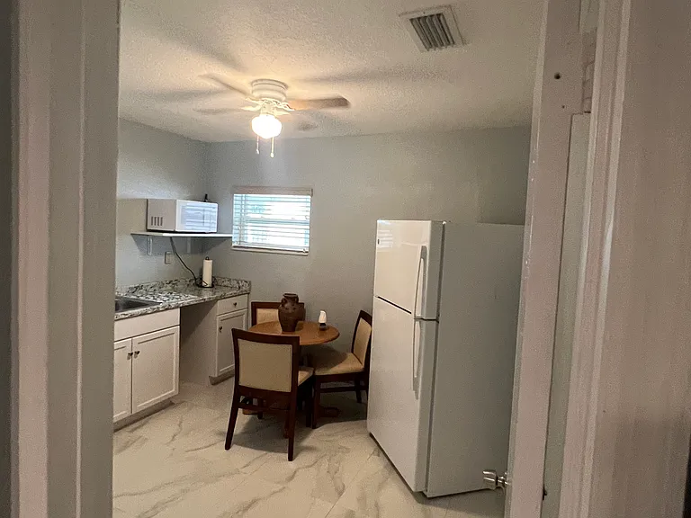 SW 121st Ct — Photo 9