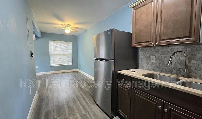 240 W Mariana Ave #B — Photo 6
