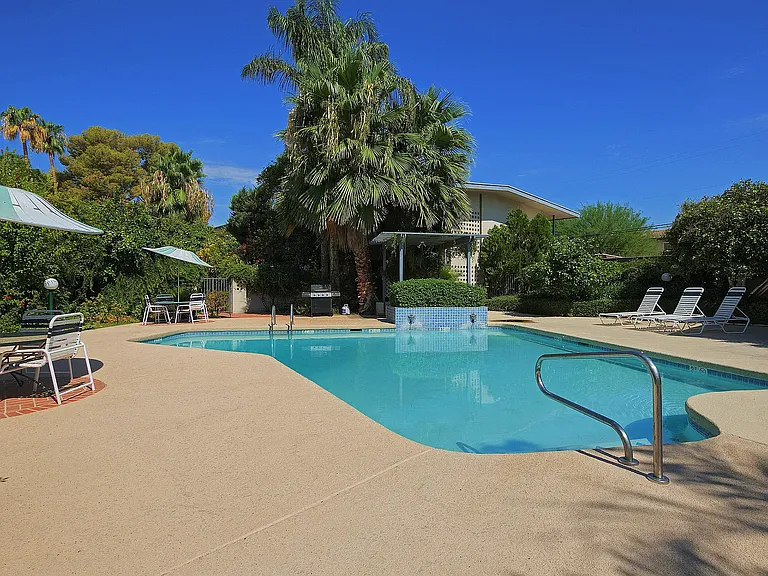 The Hibiscus Biltmore Apartments — Photo 13
