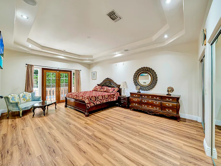 7735 Wilbur Ave — Photo 45