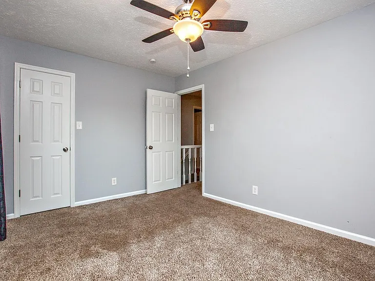 1819 Eichelberger Dr — Photo 17