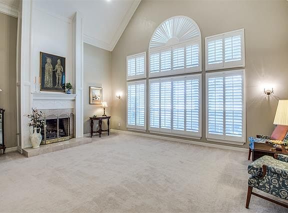 5th image of 533 Chippendale Dr