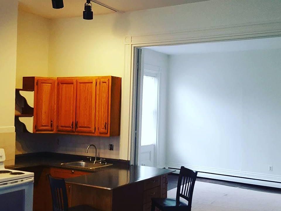 updated kitchen and breakfast bar.
