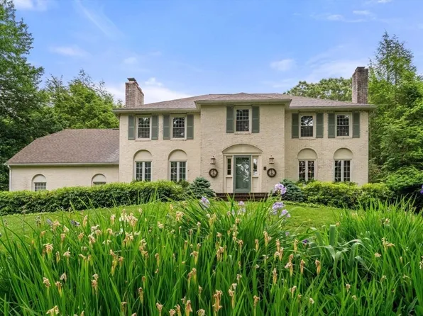55 Teresa Rd, Hopkinton, MA 01748