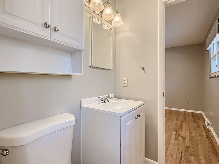 231 W Fremont Ave — Photo 5