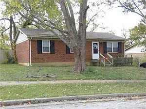3 bed, 1.0 bath, 1000 sqft, $1,295 — Photo 2