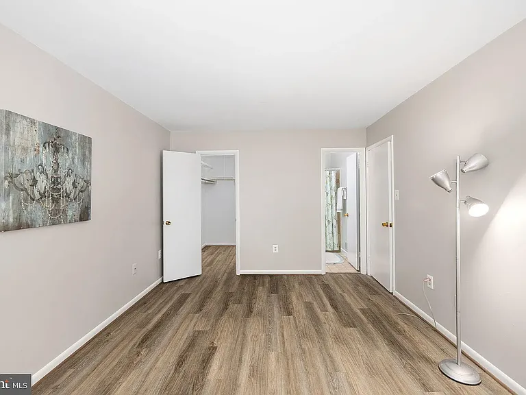 Walk-in closet