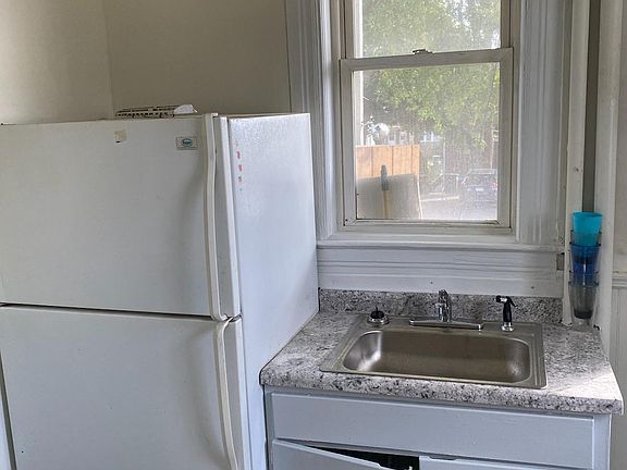 3rd image of 917 S 25th Ave APT 1