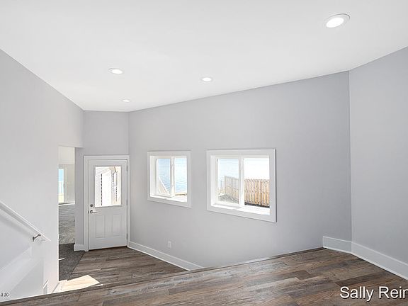 4th image of 11740 Maywood Dr NE