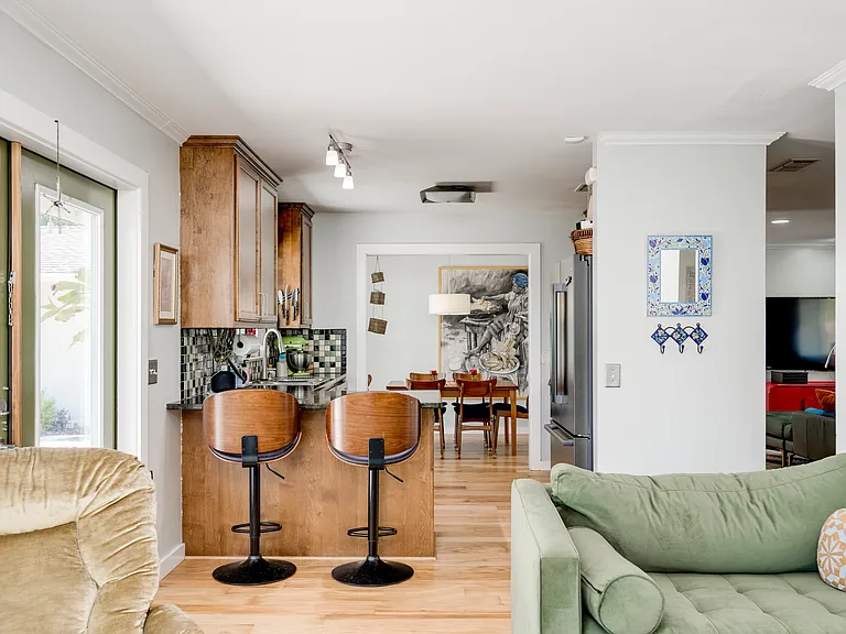 2806 Rae Dell Ave — Photo 9