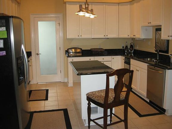 3rd image of 729 W Carrollton Ave