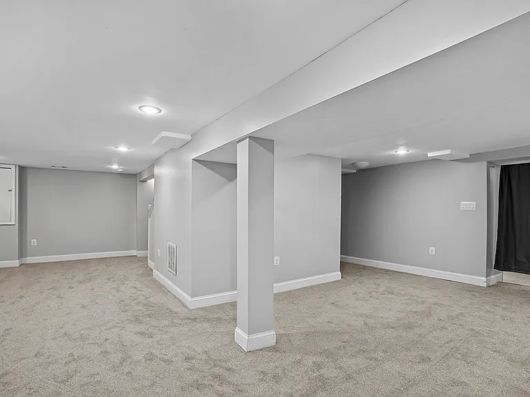 310 Maryland Ave — Photo 36