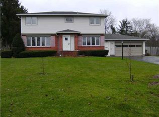 50 Hibiscus Dr, Rochester, NY 14618