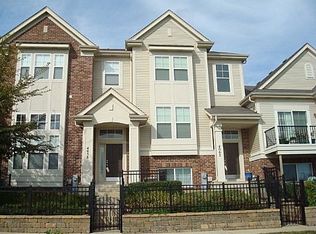 4058 Gabrielle Ln, Aurora, IL 60504