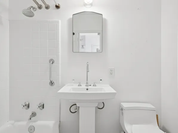 80 La Salle Street image 5 of 5