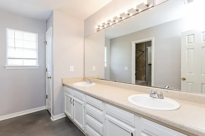 102 Red Oak Cv — Photo 9
