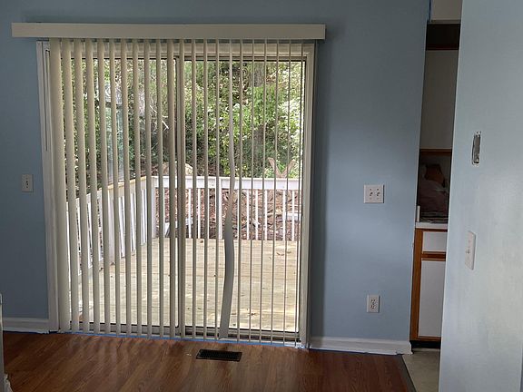 4th image of 112 Fan Branch Ln