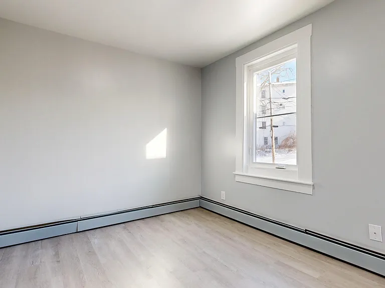27 Nason St #D — Photo 17