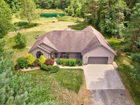 1101 Weeden Rd, Caro, MI 48723