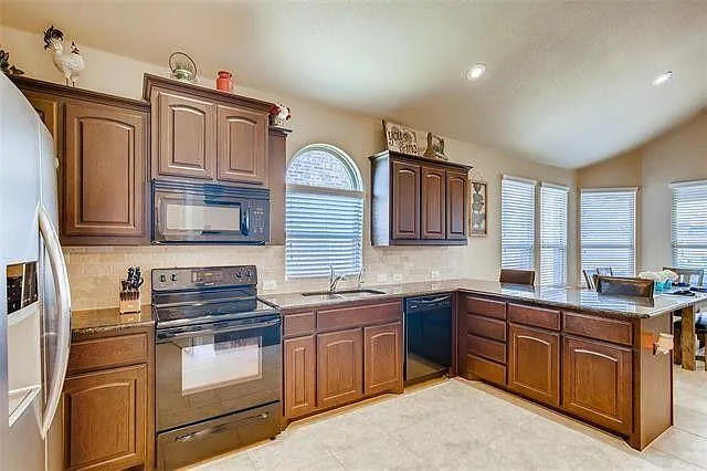 11400 Gold Canyon Dr — Photo 7