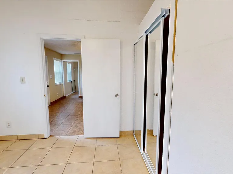 810 Lowell Blvd — Photo 8