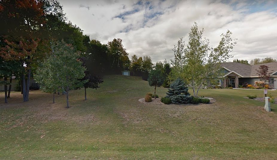 2nd image of 4 W Pond Dr