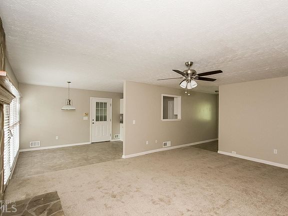 3rd image of 10082 Dorothy Ct