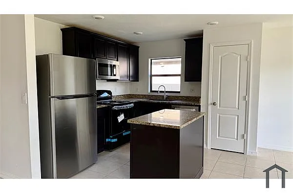 Building Photo - 837 Chatham Walk Dr