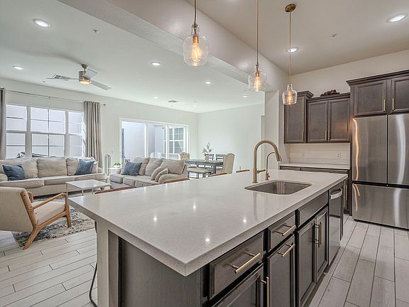 3rd image of 2467 E Lovebird Ln