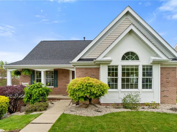 122 Amber Woods Dr, Canonsburg, PA 15317