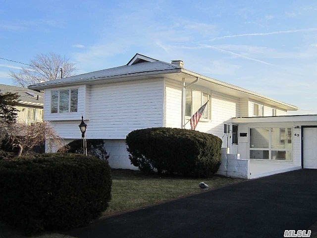 1st image of 43 Elaine Dr