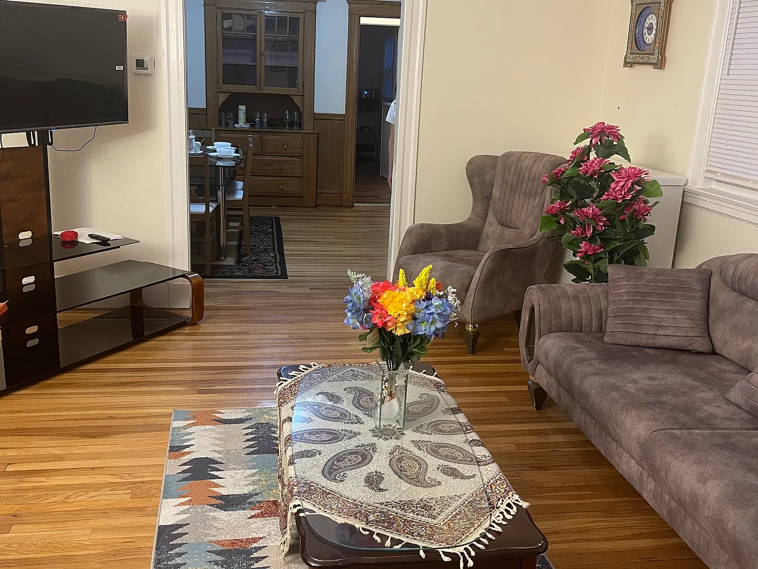 2 bed, 1200 sqft, $3,000 — Photo 2