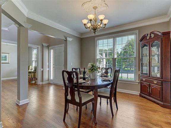 5th image of 301 Lucas Park Dr