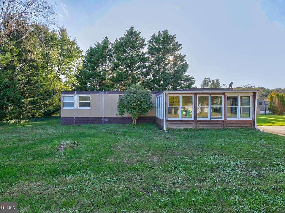1st image of 36116 Palace Ln