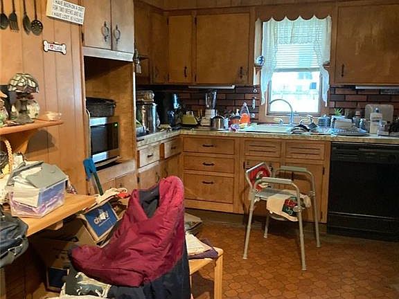 4th image of 15 Westcott Ave