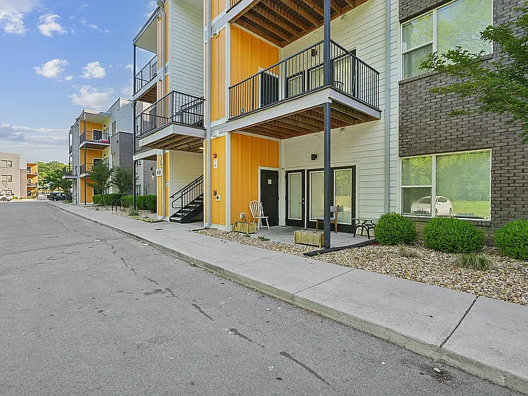 Burlington Commons — Photo 17
