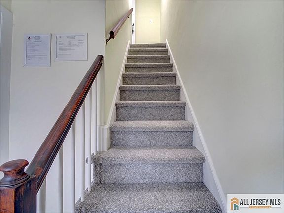 4th image of 71 N Main St #2