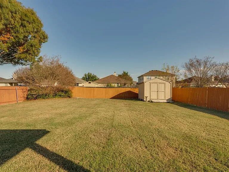 6007 Lone Star Ct — Photo 2