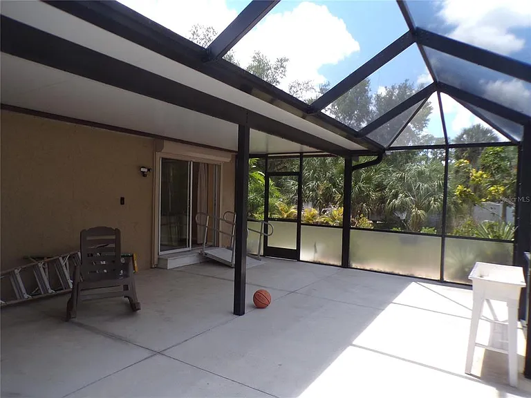 18407 Avon Ave — Photo 33