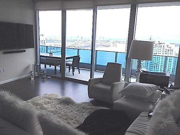 4th image of 200 Biscayne Blvd #4703