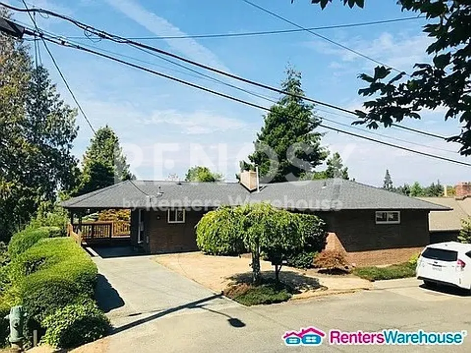 9009 43rd Pl SW