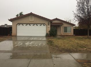 261 S Susan Ave, Kerman, CA 93630