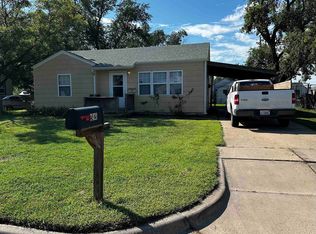 2421 W Dallas St, Wichita, KS 67217