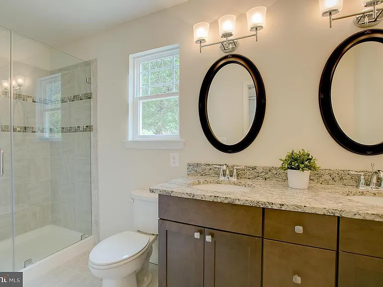 1002 Aquia Dr — Photo 18