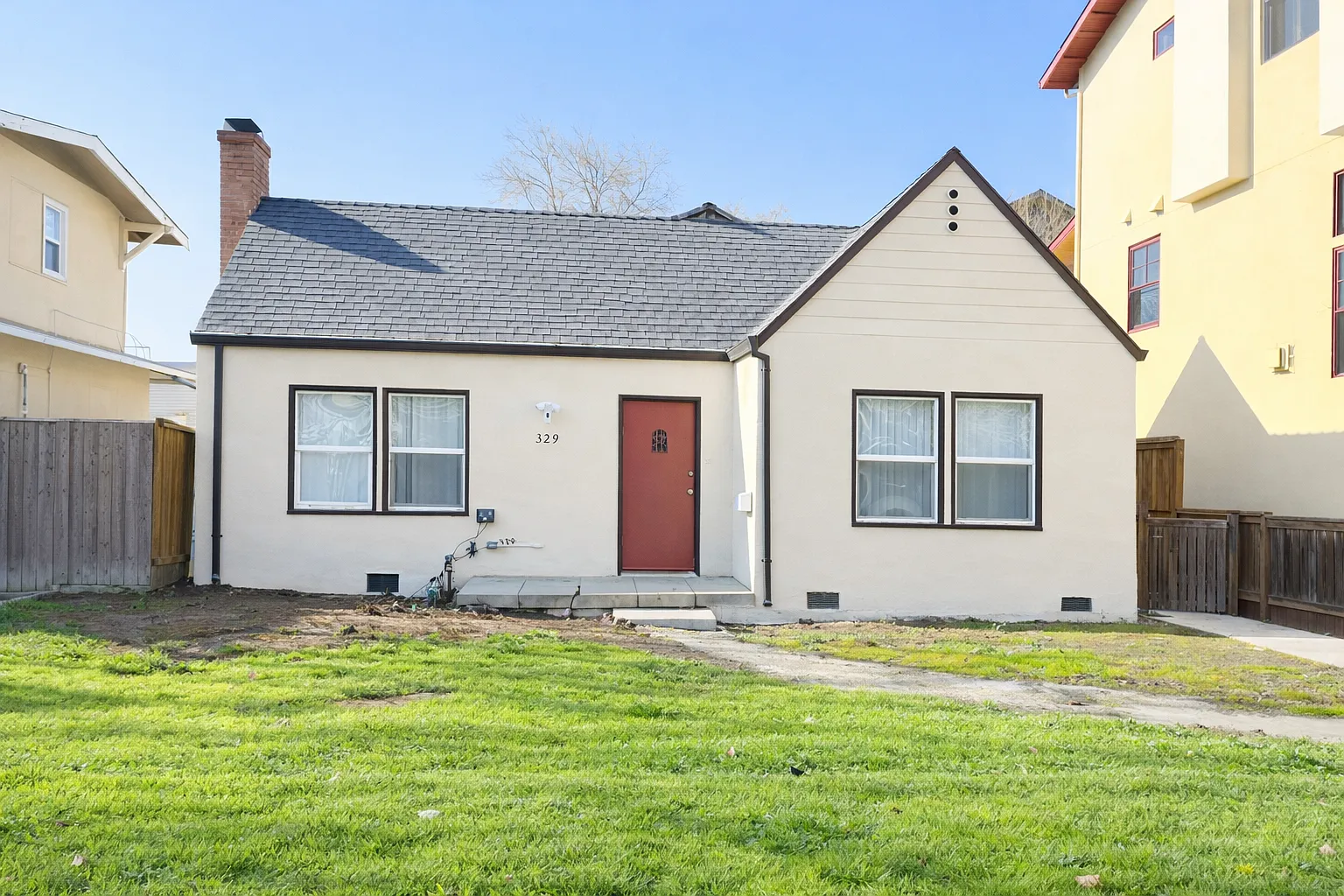 3 bed, 1230 sqft, $2,400 — Photo 1