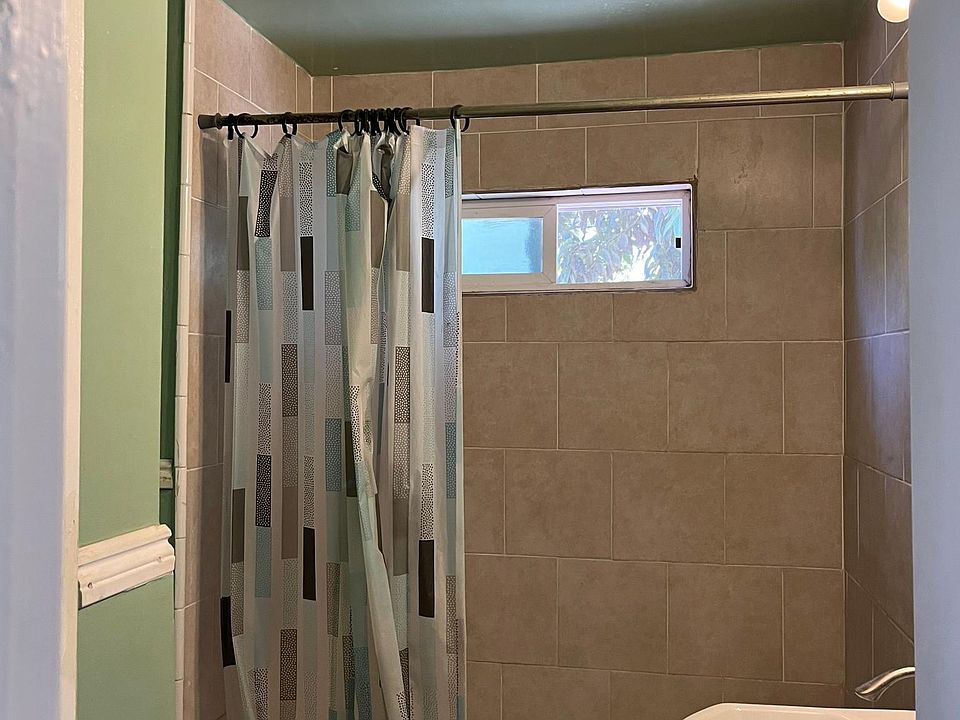 2nd image of 10945 Elliott Ave
