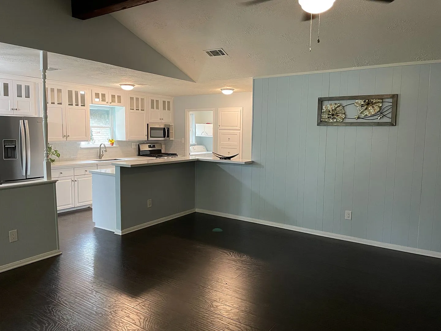 3 BR/ 2 Bath home in El Camino South! — Photo 2