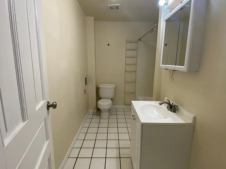 3210 Powelton Ave — Photo 6